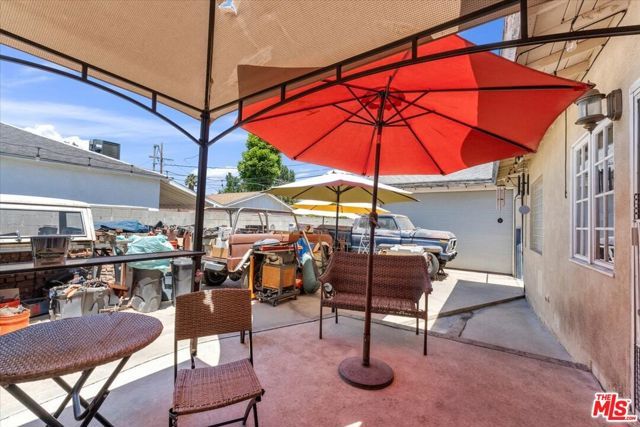 7506 Independence Avenue, Canoga Park (los Angeles), CA 91303