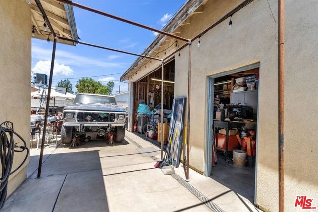 7506 Independence Avenue, Canoga Park (los Angeles), CA 91303