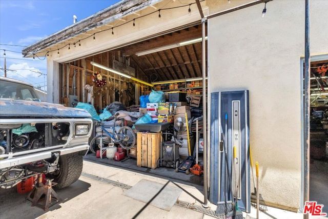 7506 Independence Avenue, Canoga Park (los Angeles), CA 91303