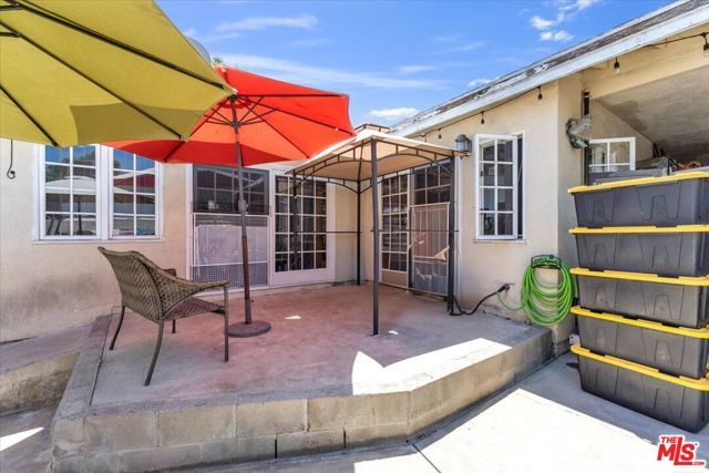 7506 Independence Avenue, Canoga Park (los Angeles), CA 91303