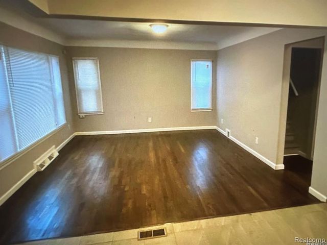 44180 Stassen Avenue, Novi, MI 48375