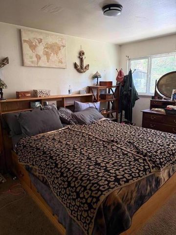 1352 Redwood Way, Pacifica, CA 94044