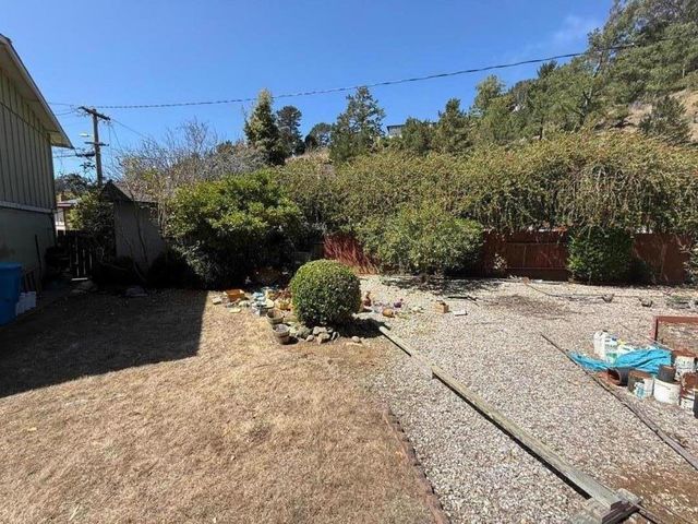 1352 Redwood Way, Pacifica, CA 94044