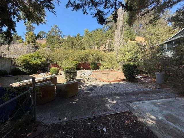 1352 Redwood Way, Pacifica, CA 94044