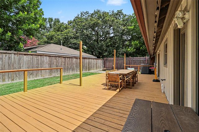 2303 Bron Holly Drive, Houston, TX 77018