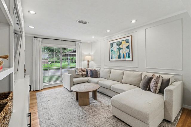 2303 Bron Holly Drive, Houston, TX 77018
