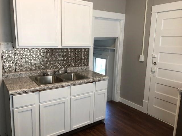 903 E Burlington St, Iowa City, IA 52240