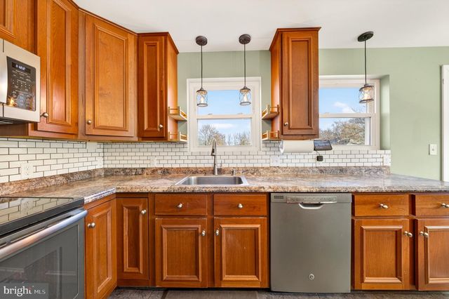 309 DELONG AVE, Emmaus, PA 18049