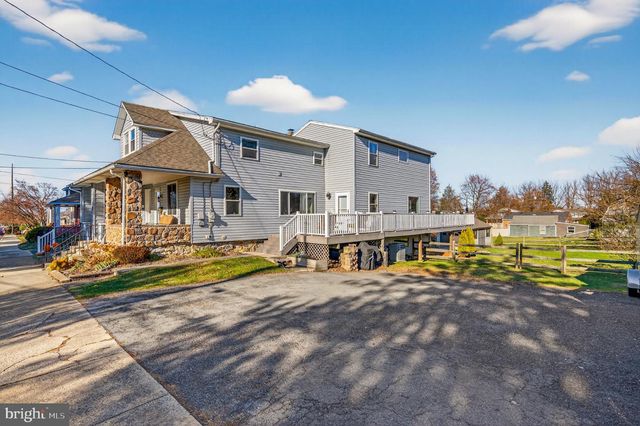 309 DELONG AVE, Emmaus, PA 18049