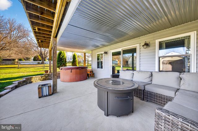 309 DELONG AVE, Emmaus, PA 18049