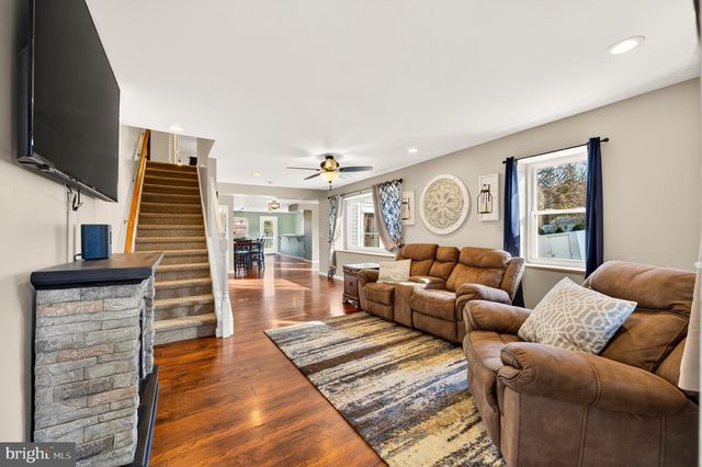 309 DELONG AVE, Emmaus, PA 18049