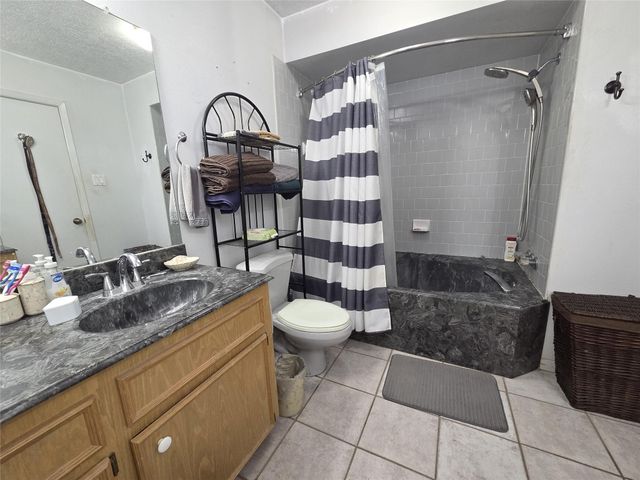 9703 Roda Drive, Conroe, TX 77303