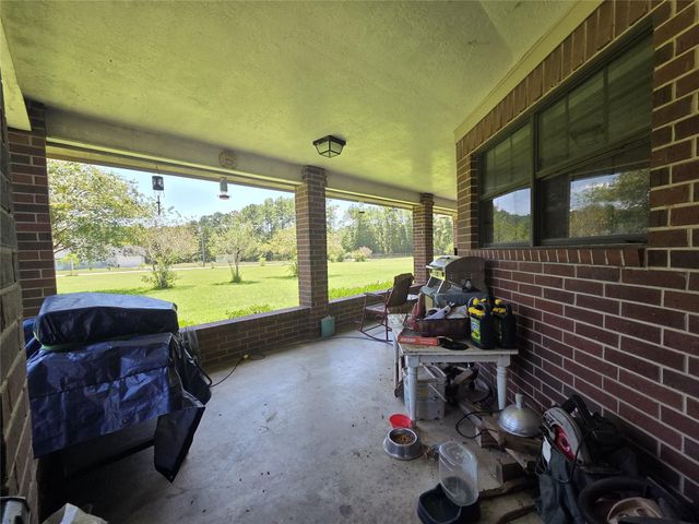 9703 Roda Drive, Conroe, TX 77303