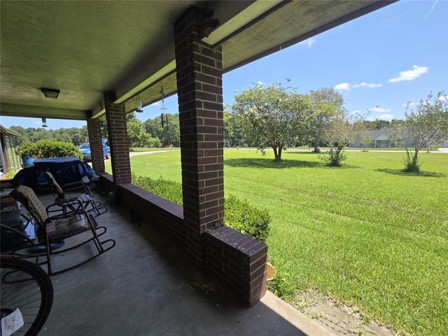 9703 Roda Drive, Conroe, TX 77303