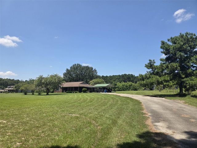 9703 Roda Drive, Conroe, TX 77303