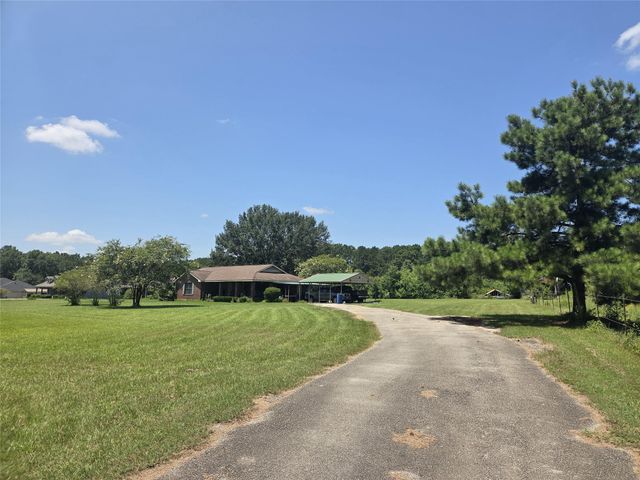9703 Roda Drive, Conroe, TX 77303