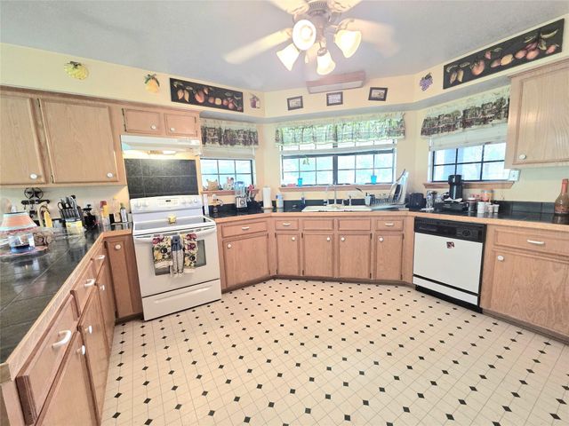 9703 Roda Drive, Conroe, TX 77303