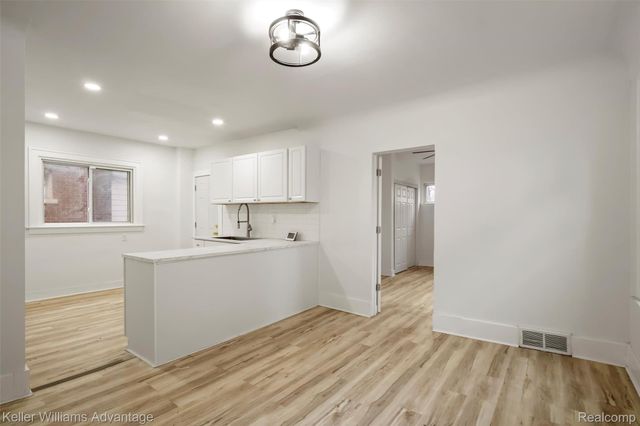 2427 Highland Street, Detroit, MI 48206