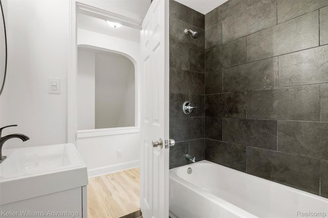 2427 Highland Street, Detroit, MI 48206