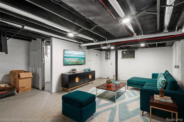 2427 Highland Street, Detroit, MI 48206