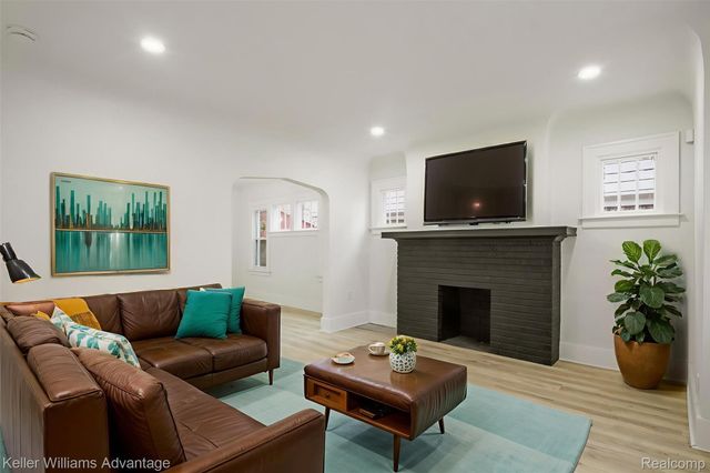 2427 Highland Street, Detroit, MI 48206