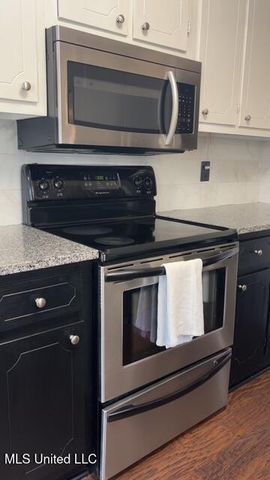 979 Bluff Ridge, Biloxi, MS 39532