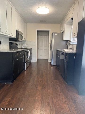 979 Bluff Ridge, Biloxi, MS 39532