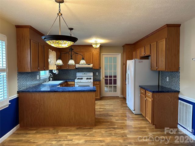 1215 Wiltshire Drive 30, Kannapolis, NC 28081