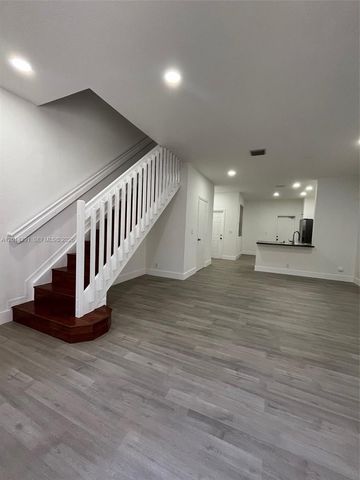 2216 Ensenada Ter, Weston, FL 33327