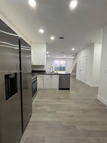 2216 Ensenada Ter, Weston, FL 33327