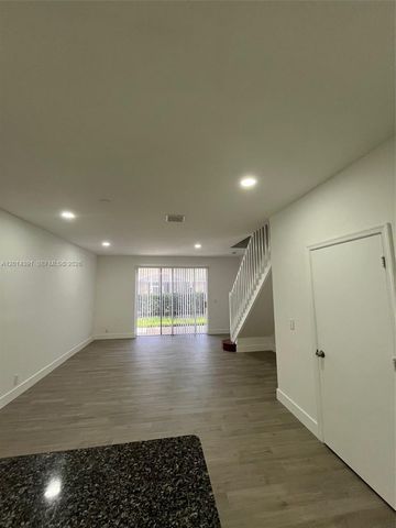 2216 Ensenada Ter, Weston, FL 33327