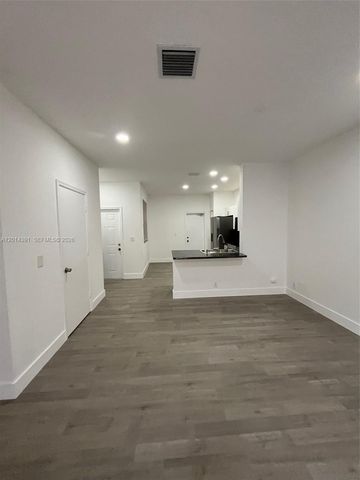 2216 Ensenada Ter, Weston, FL 33327