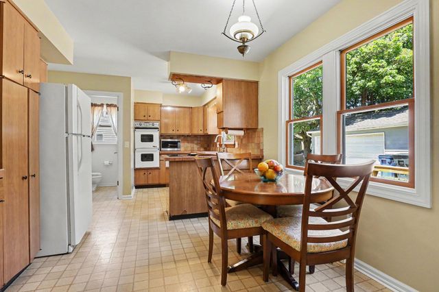 1653 Ridgeview Street SE, Grand Rapids, MI 49506