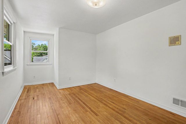 1653 Ridgeview Street SE, Grand Rapids, MI 49506