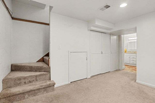 1653 Ridgeview Street SE, Grand Rapids, MI 49506