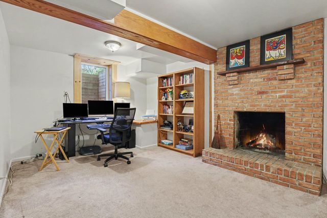 1653 Ridgeview Street SE, Grand Rapids, MI 49506