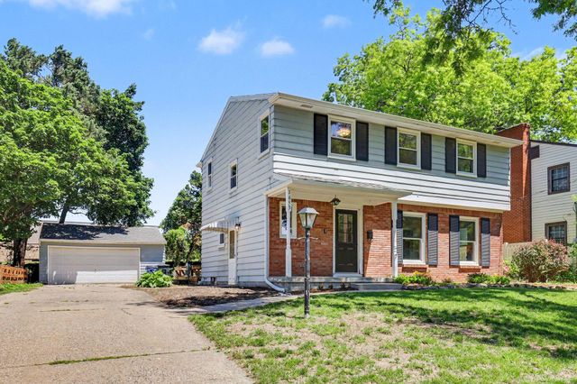 1653 Ridgeview Street SE, Grand Rapids, MI 49506