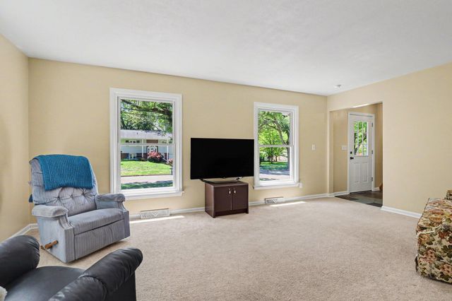 1653 Ridgeview Street SE, Grand Rapids, MI 49506