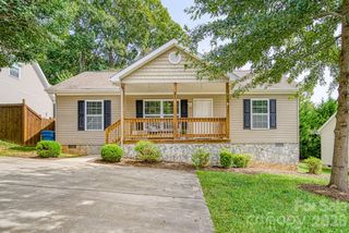 136 Newberry Drive, Fletcher, NC 28732