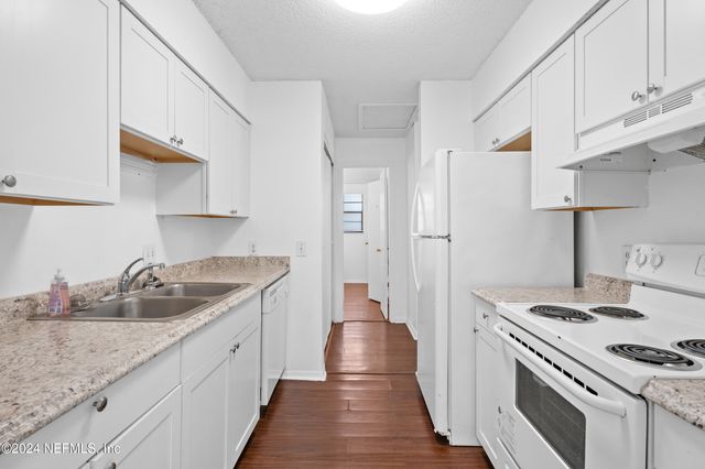 476 LOMBARD Street 2D, Orange Park, FL 32073