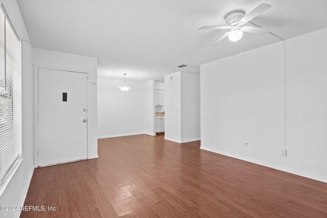 476 LOMBARD Street 2D, Orange Park, FL 32073