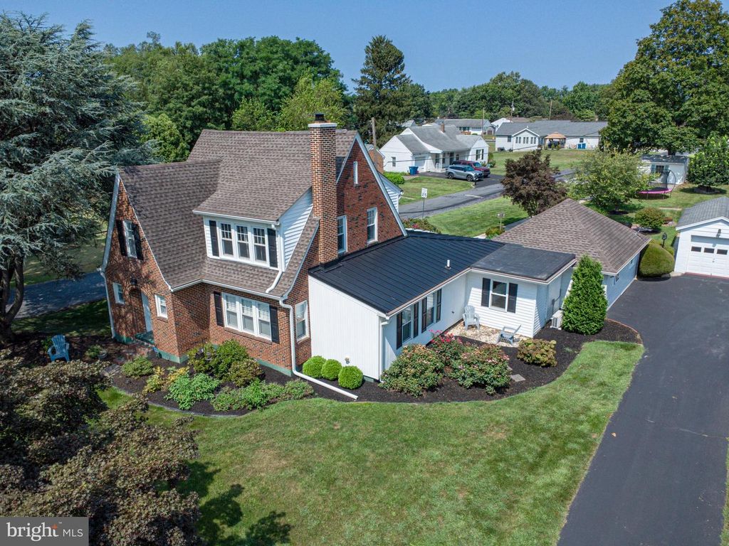 21 CHARLES STREET, Carlisle, PA 17013