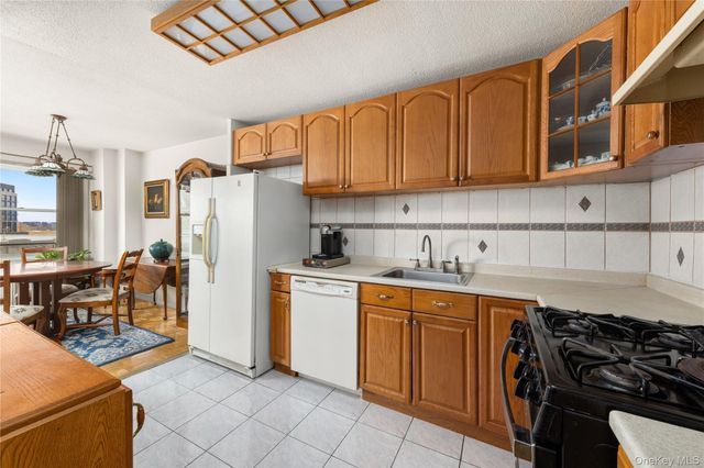 70-31 108th Street 6E, Forest Hills, NY 11375