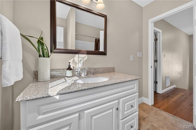 8846 Seneca Avenue, Cicero, NY 13039
