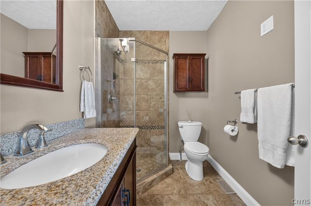 8846 Seneca Avenue, Cicero, NY 13039