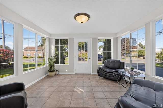 8846 Seneca Avenue, Cicero, NY 13039