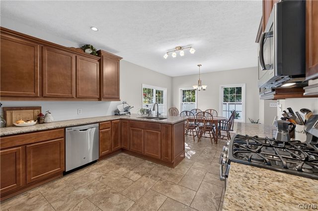 8846 Seneca Avenue, Cicero, NY 13039