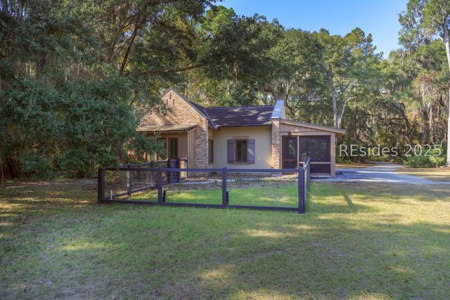 30 Bee Tree Dr, Okatie, SC 29909