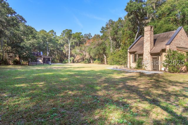 30 Bee Tree Dr, Okatie, SC 29909