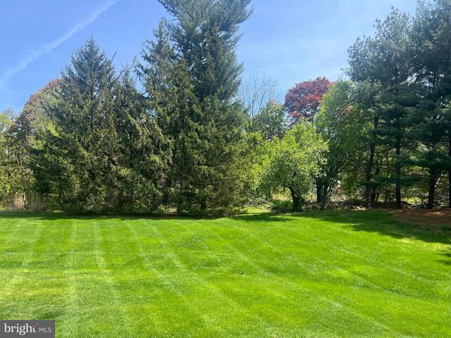 1470 SWEETBRIAR DR, Jamison, PA 18929